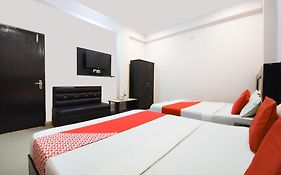 Oyo Hotel Ganga Inn